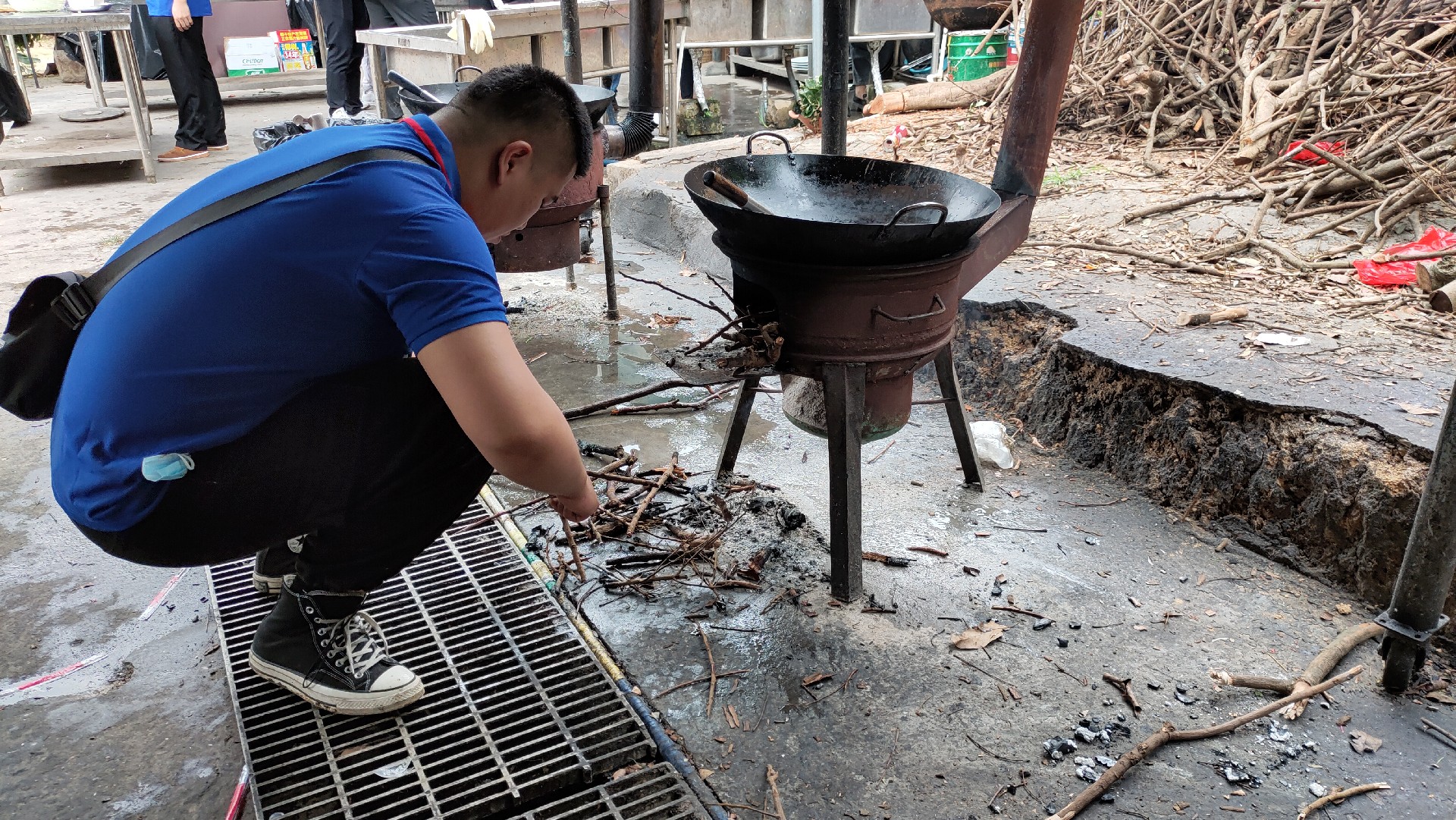 松湖騎行，穿樹飛花；農(nóng)家休閑，擁抱自然