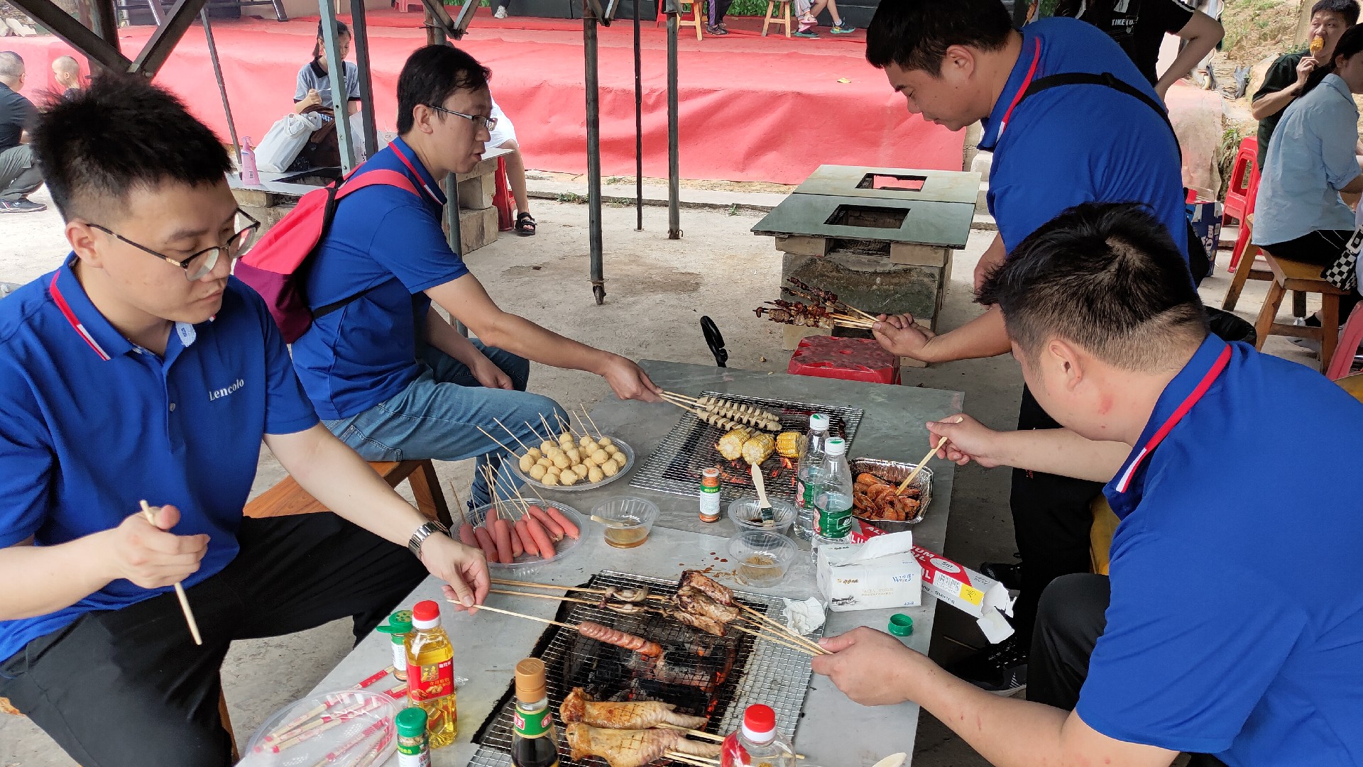松湖騎行，穿樹飛花；農(nóng)家休閑，擁抱自然