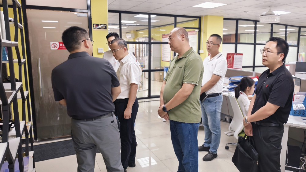 心系企業(yè)，情暖藍柯路——陳鎮(zhèn)長及鎮(zhèn)領導團隊親臨指導，共繪發(fā)展藍圖
